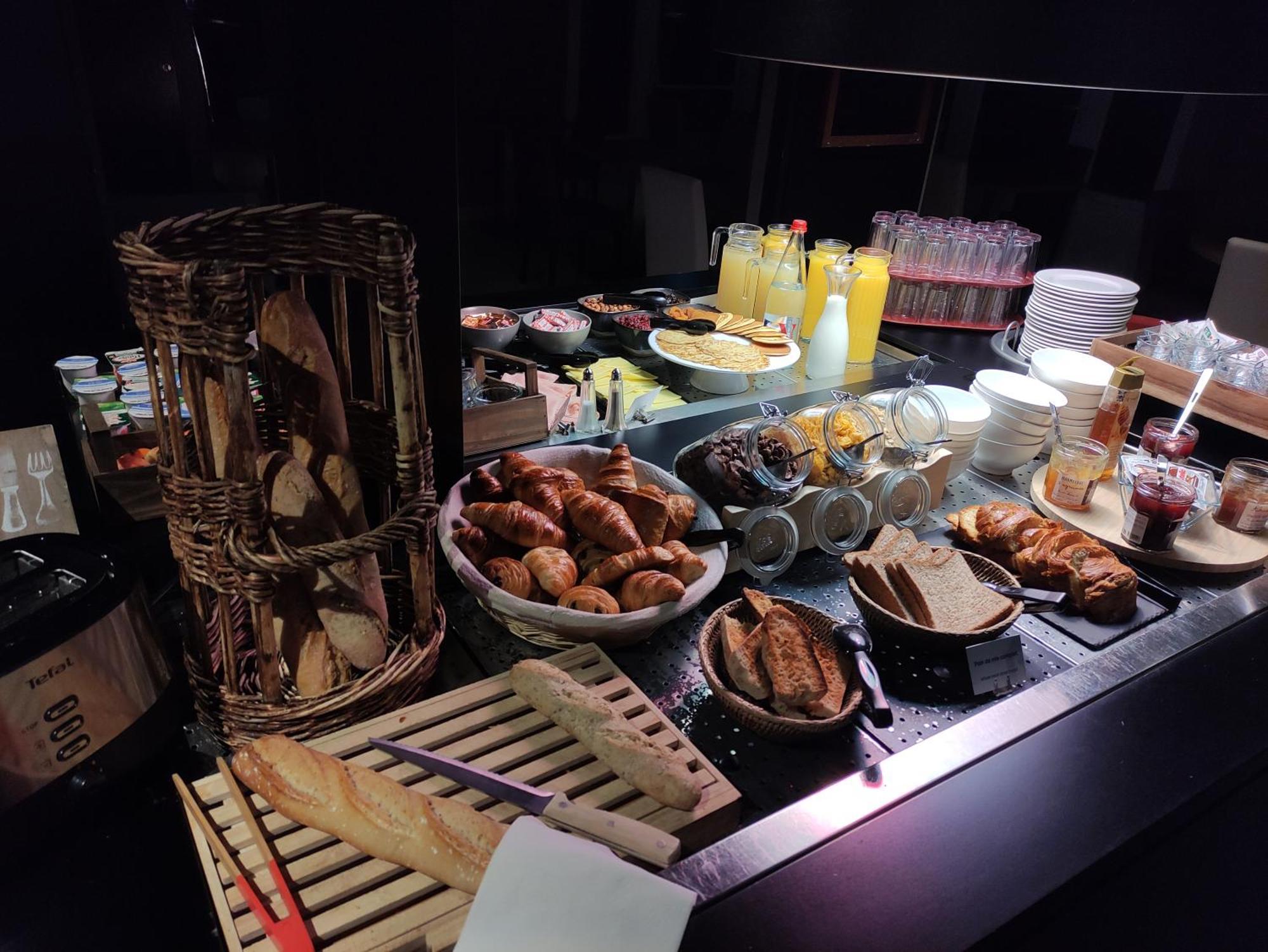 Campanile Sable-Sur-Sarthe Vion Hotel Екстериор снимка