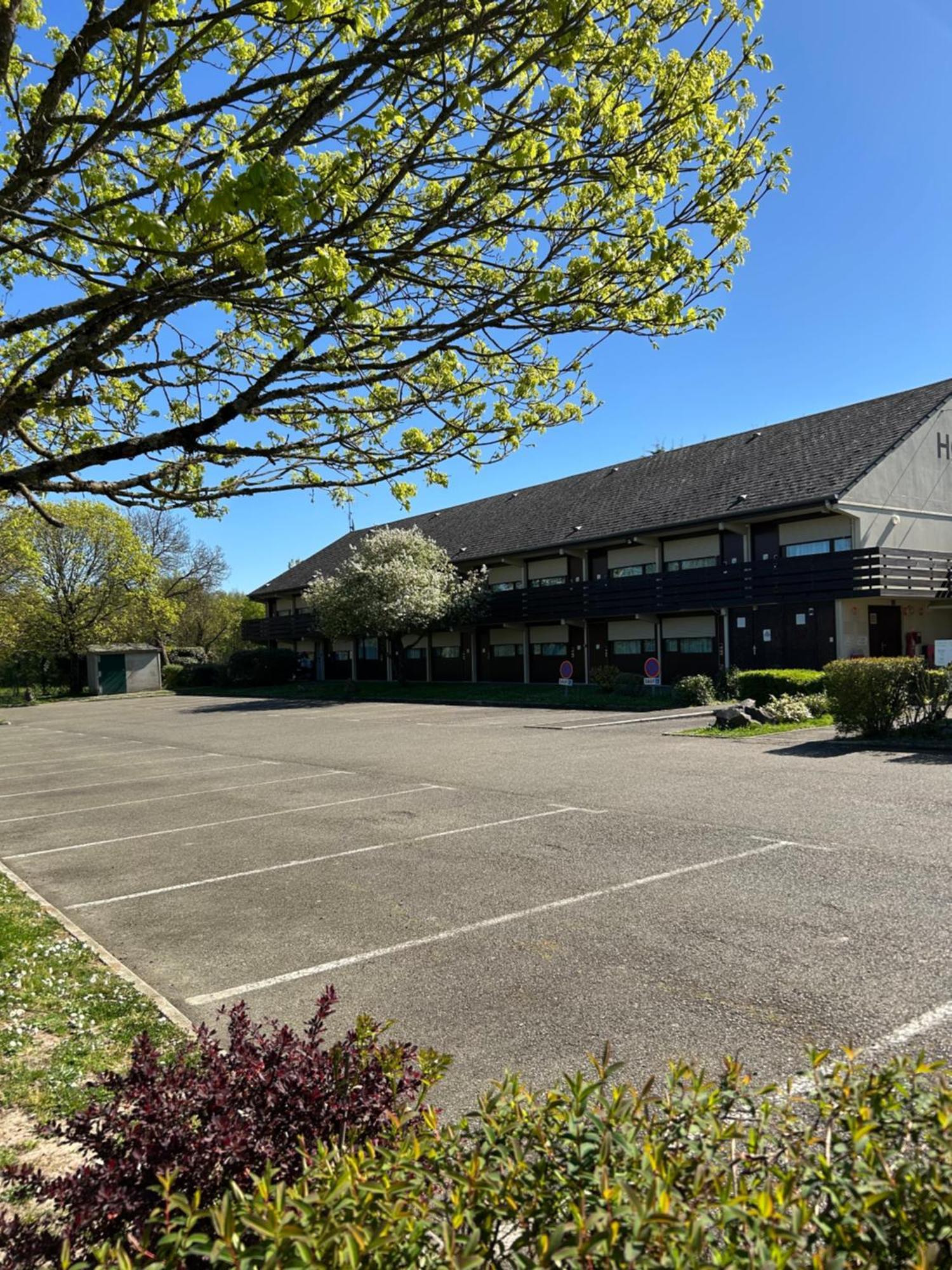Campanile Sable-Sur-Sarthe Vion Hotel Екстериор снимка