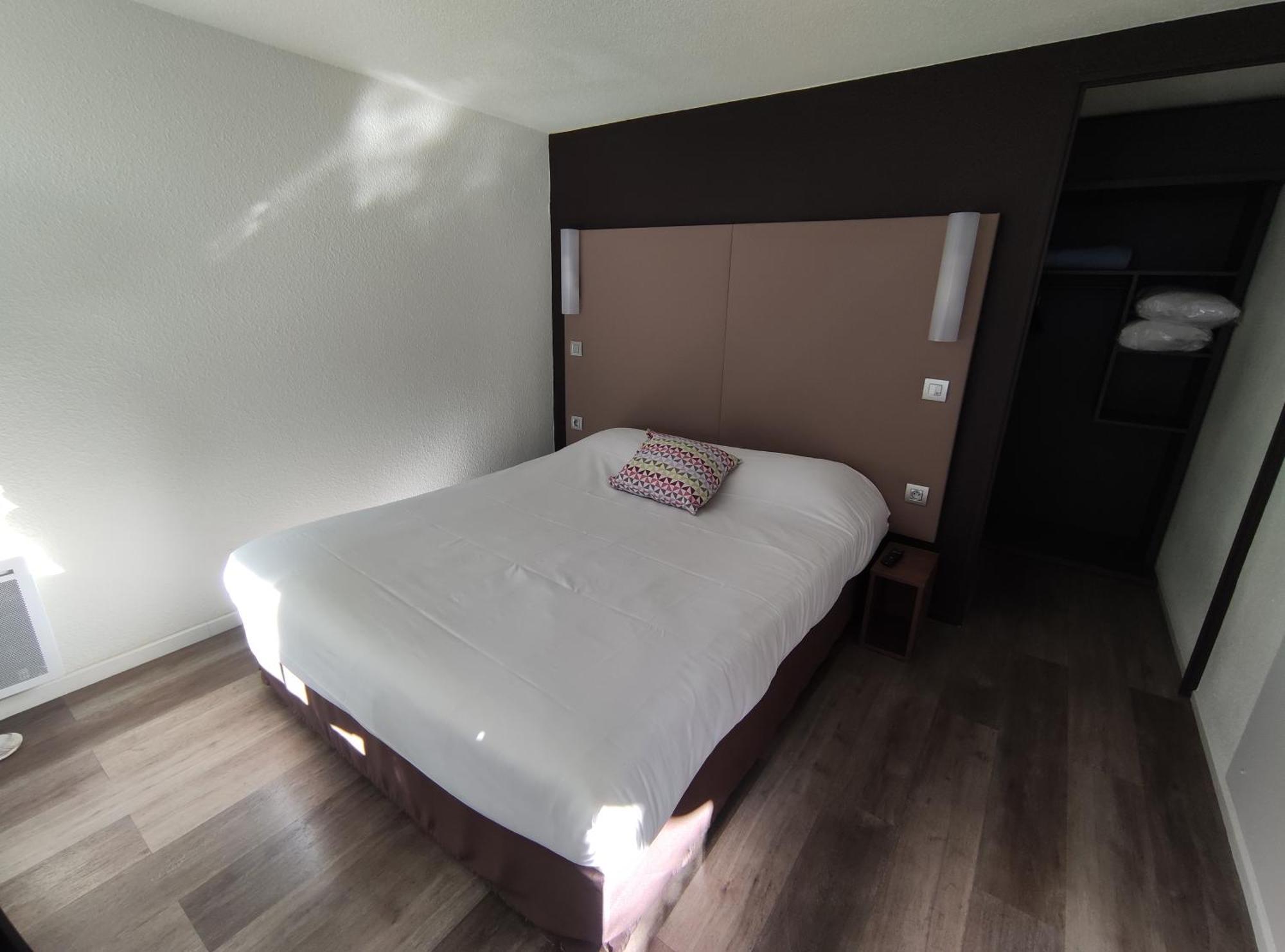 Campanile Sable-Sur-Sarthe Vion Hotel Екстериор снимка