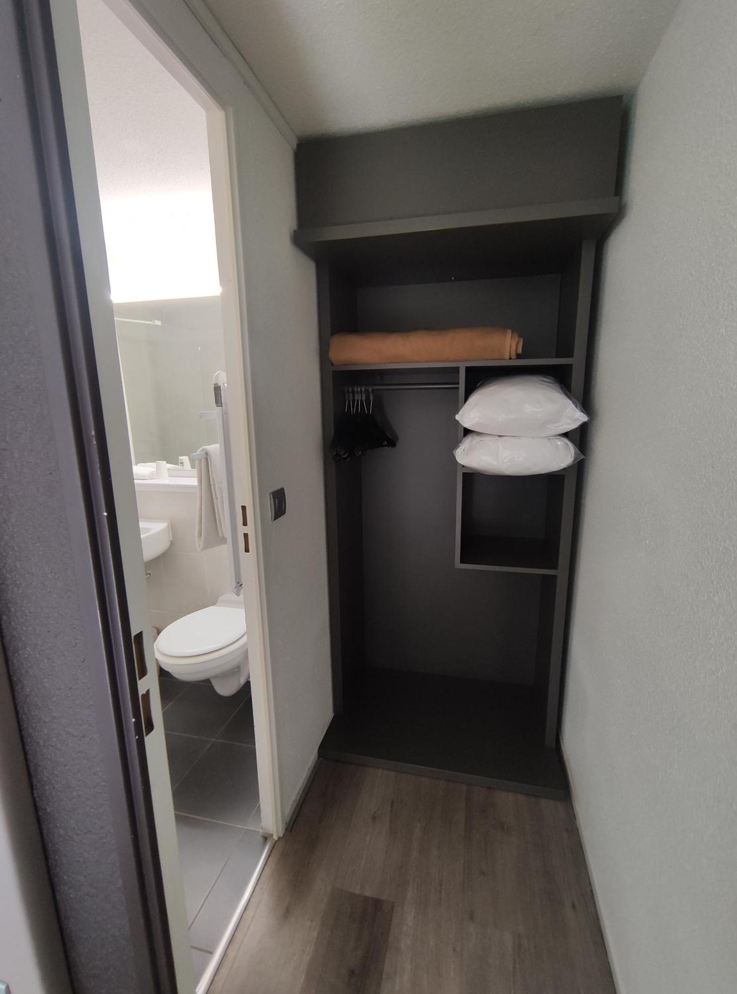 Campanile Sable-Sur-Sarthe Vion Hotel Екстериор снимка